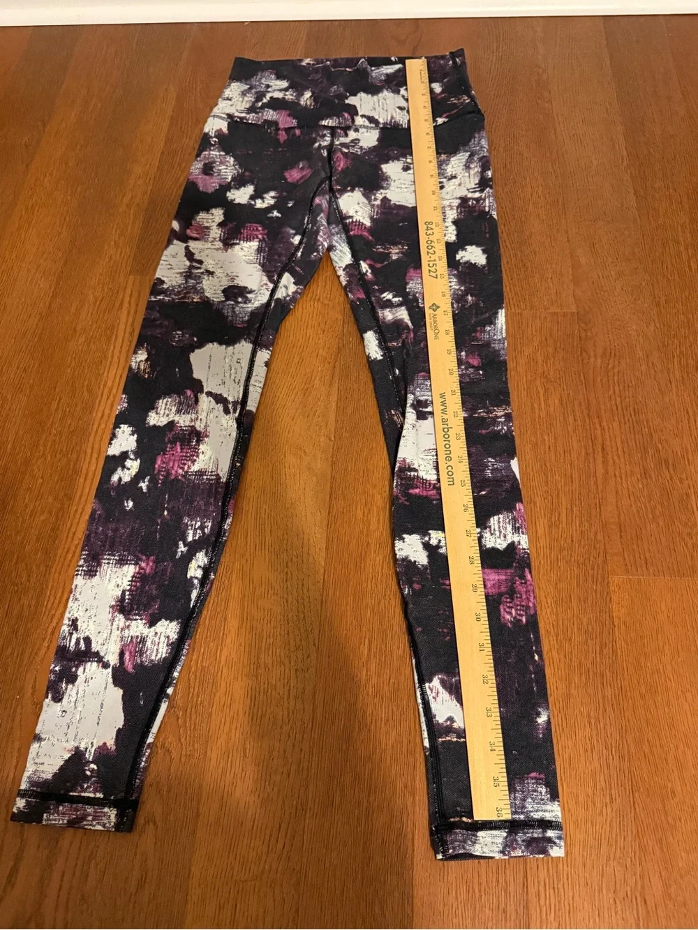 Lululemon Abstract Brushstroke High Rise 28